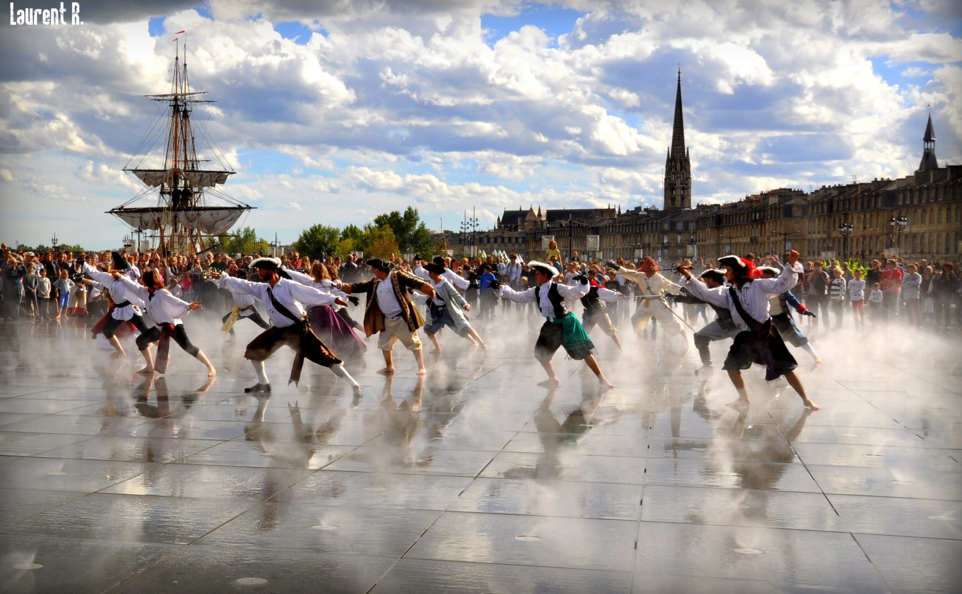 Passage de l'Hermione à Bordeaux - 2014 - Mouvement d'ensemble